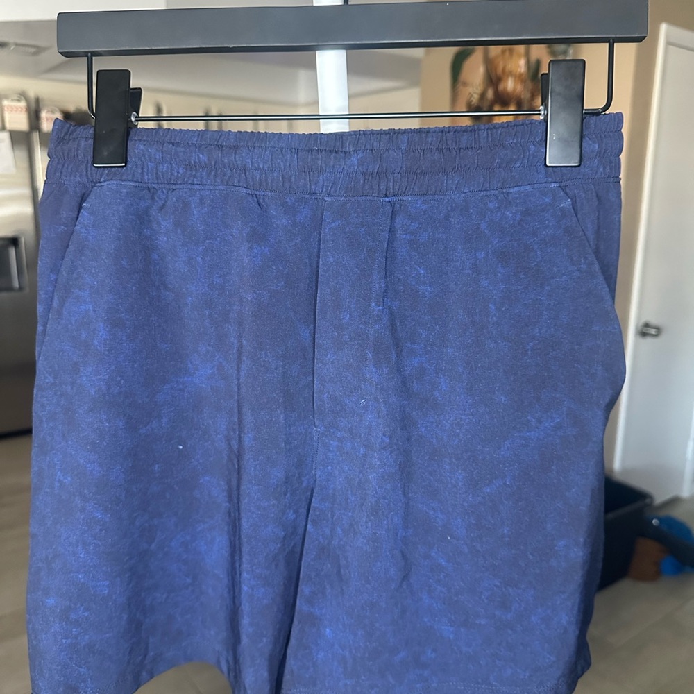 lululemon athletica Men's Athletic Pace Breaker 5” Shorts in Blue